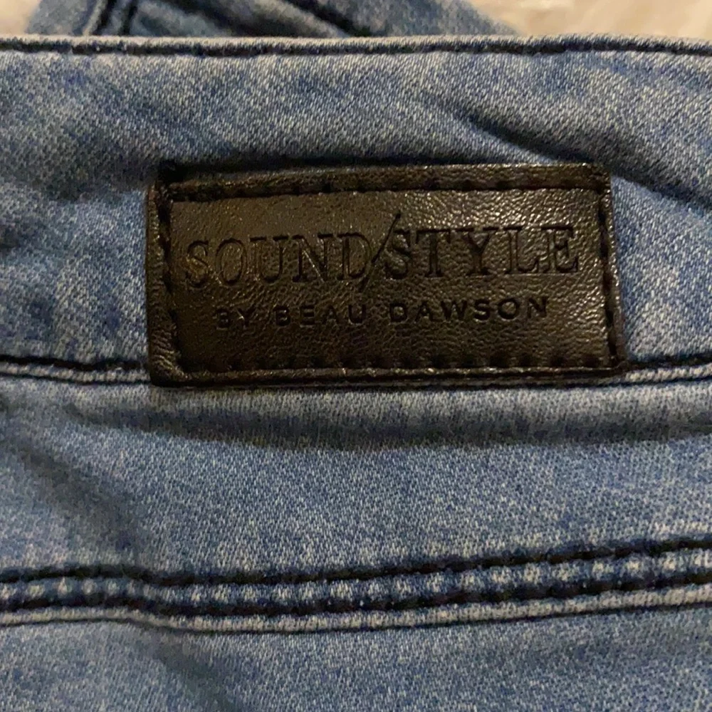 Sound Style Capri Jeans - Picture 5 of 5